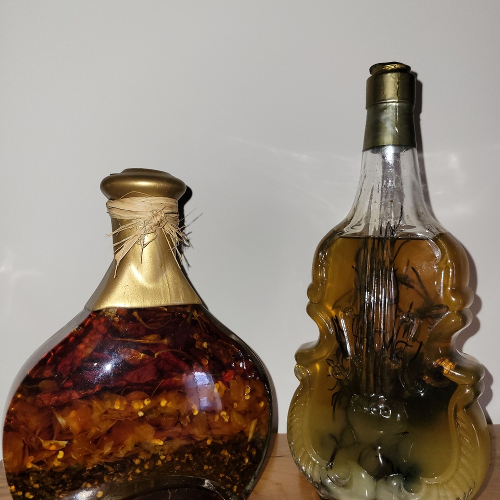 Decorative kitchen bottles.